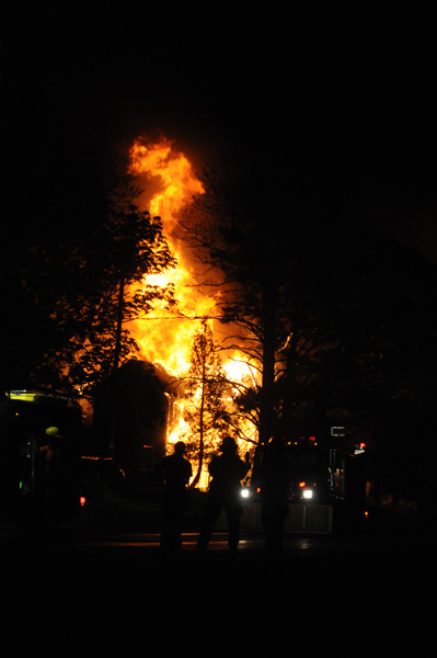 Fire destroys Riverton farm house
