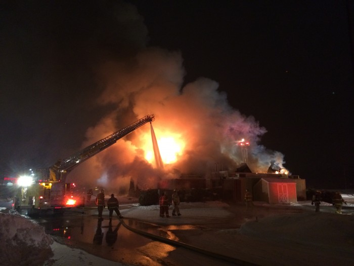Freezing cold temps cause challenges at Applebee’s fire