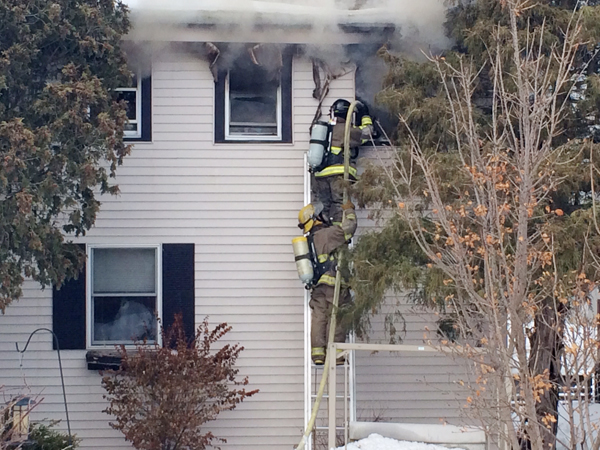 Family escapes house fire