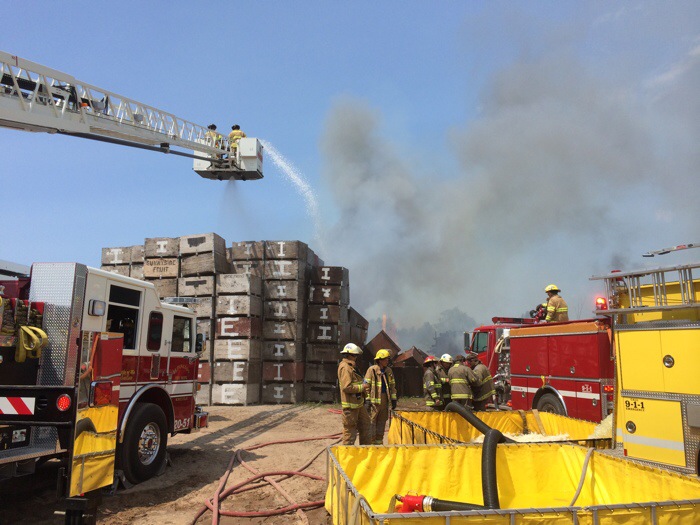 Over 1,000 boxes burn in Indian Summer fire