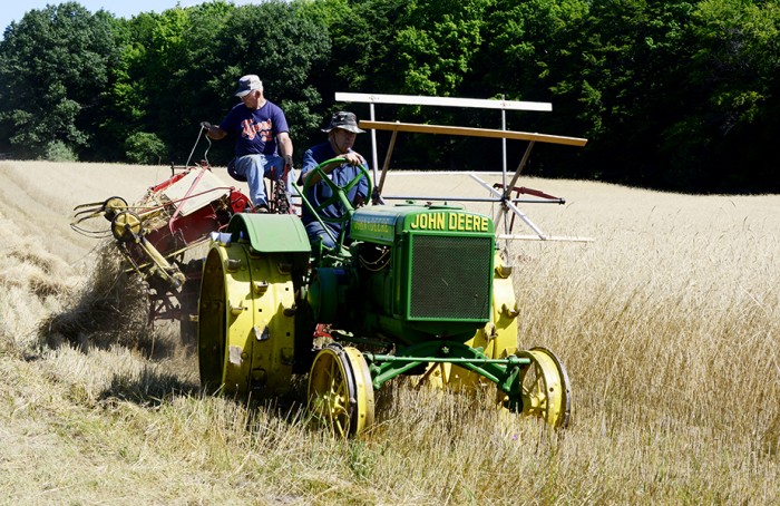 Old school straw cutting