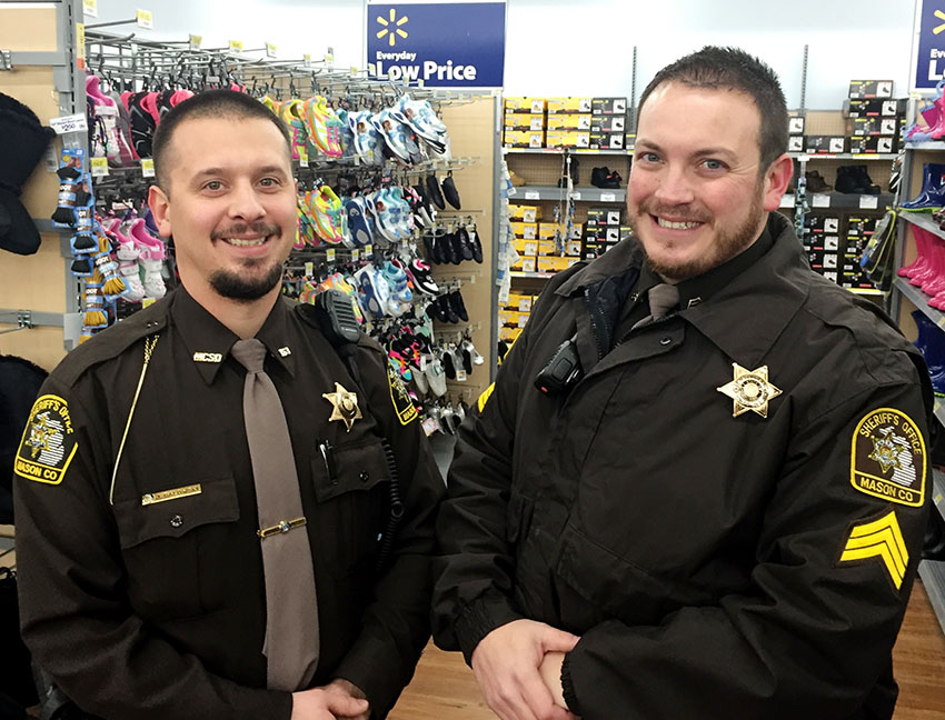 Parents’ shoplifting leads to deputies buying shoes for their kids.