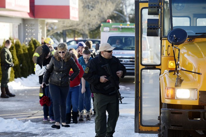 Ludington loans buses to transport MCE students home after bomb threat.