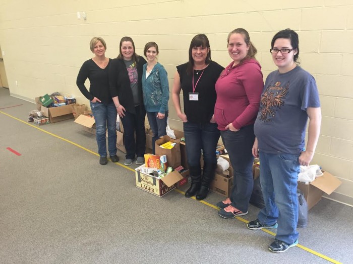 MOPS group donates to food pantry.