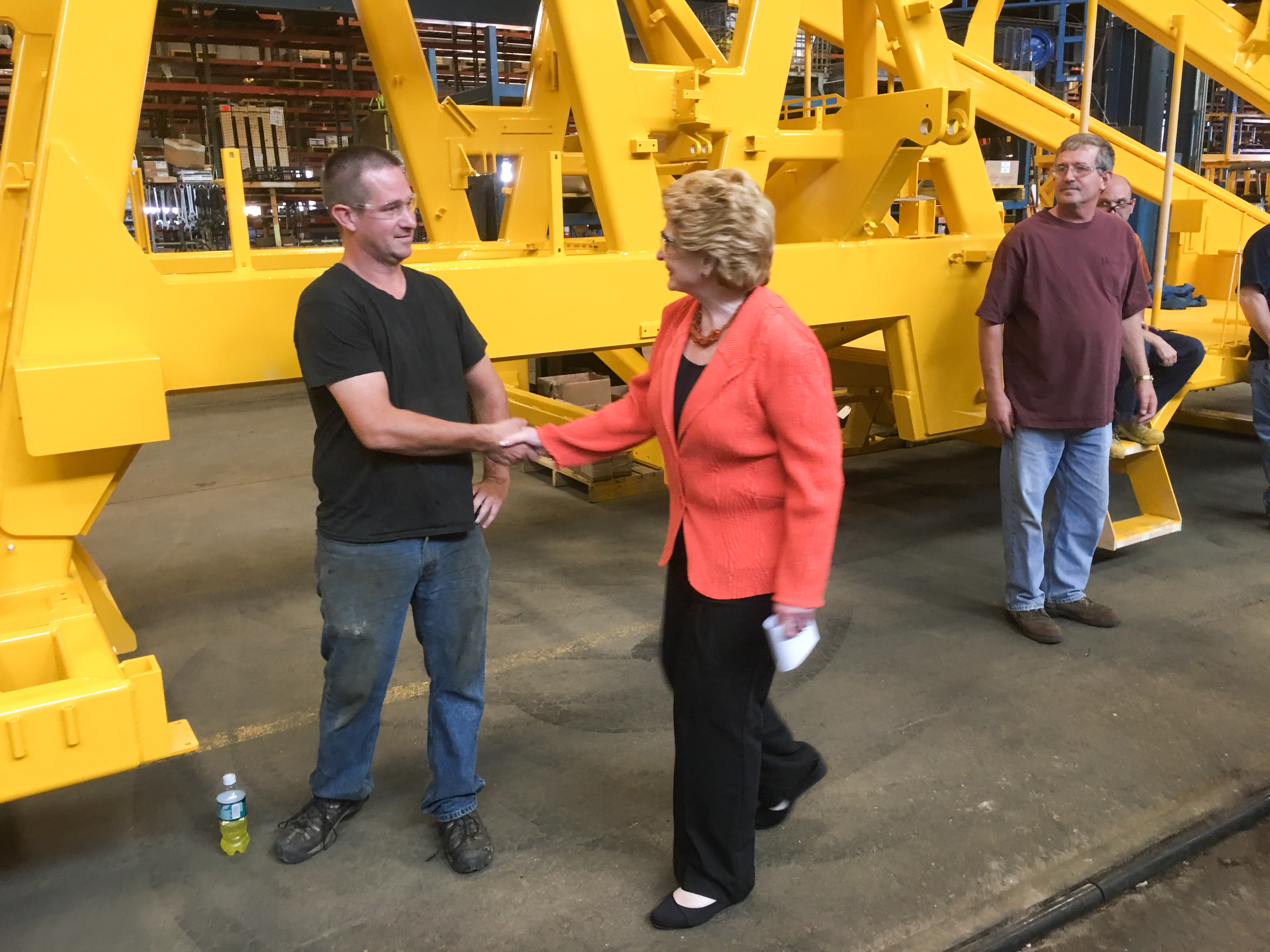 Senator Stabenow tours Harsco Rail.