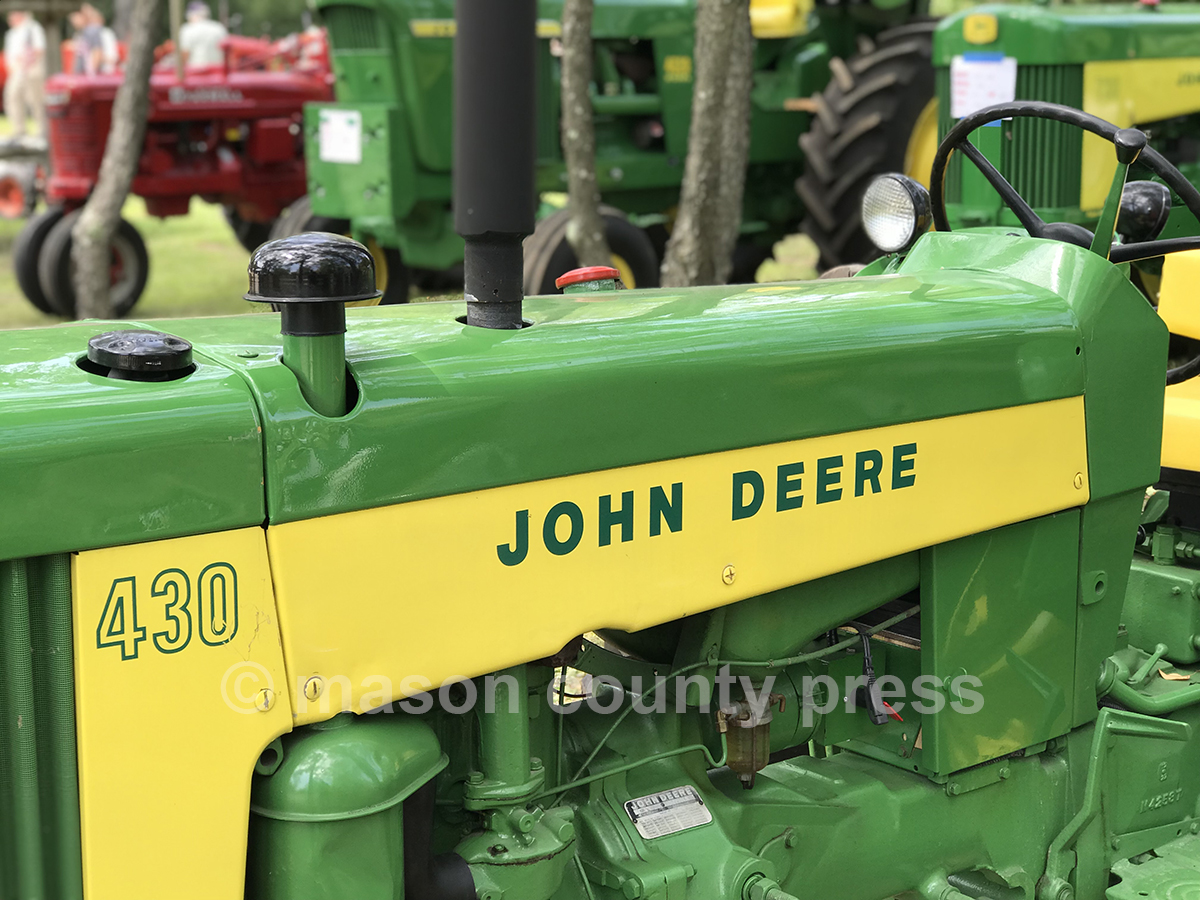 2019 Old Engine & Tractor Show to honor the John Deere tractor