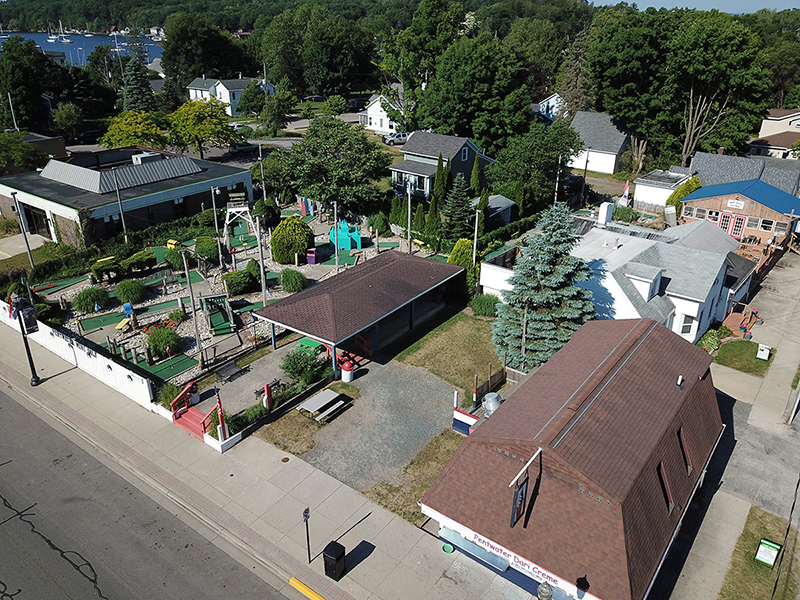 Open House! Pentwater Dari Creme, Mini Golf and Rentals House.