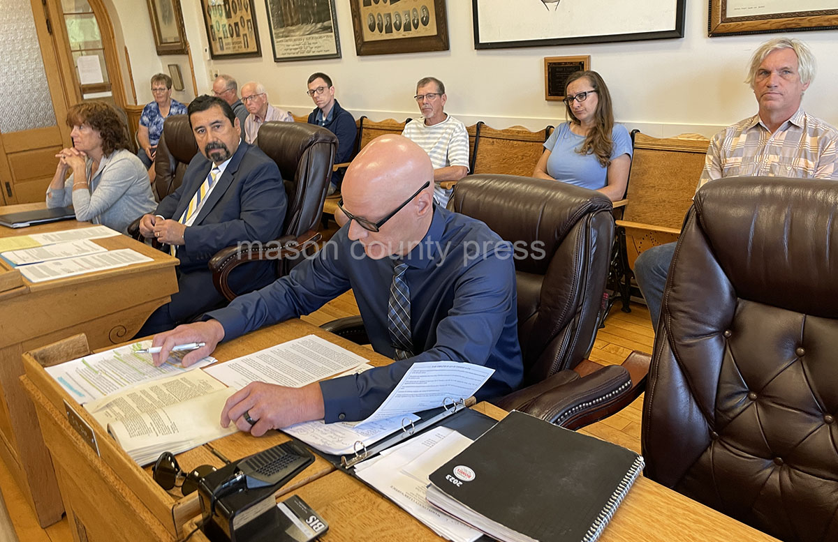 Election commission approves recall petition against Spencer; appeal will be sought